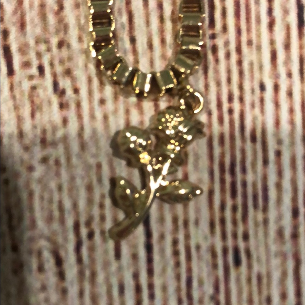GOLD ROSE STATEMENT NECKLACE SET - Picture 3 of 5